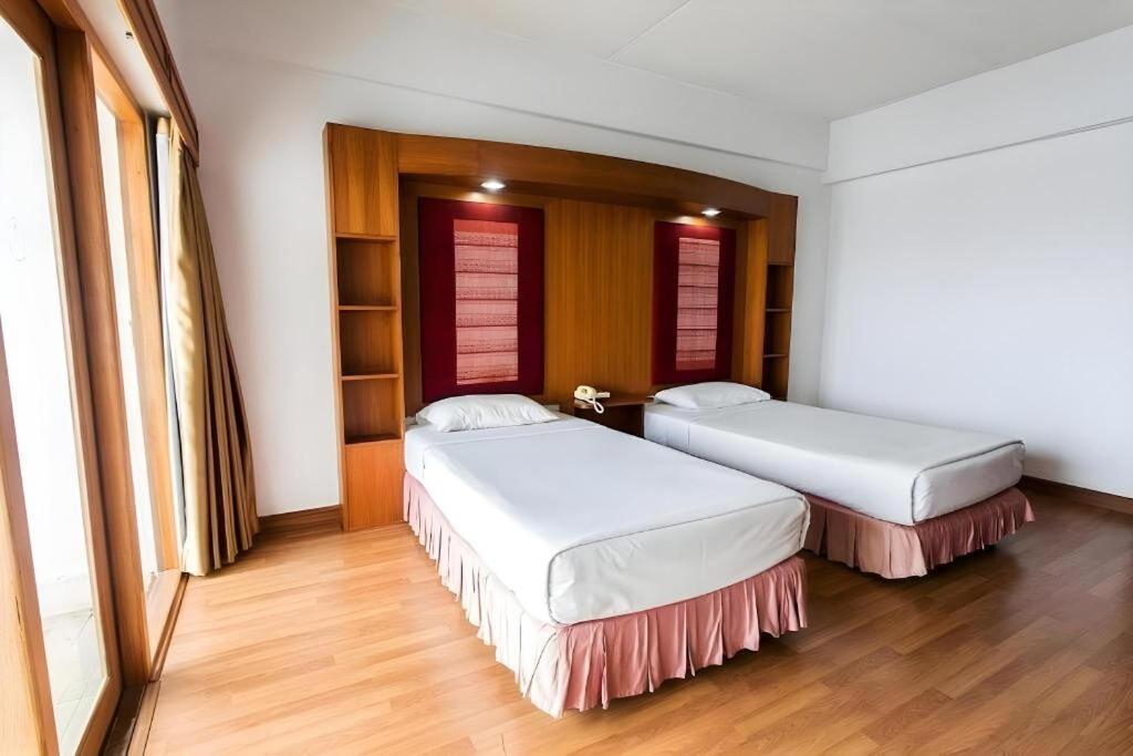 Pailyn Phitsanulok Hotel Exterior foto